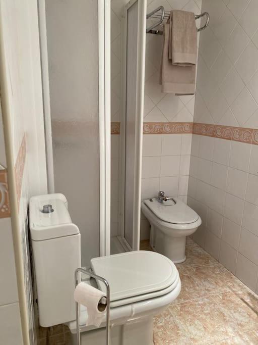 Lovely 2 Bedrooms Apartment Main Square Plasencia Bagian luar foto