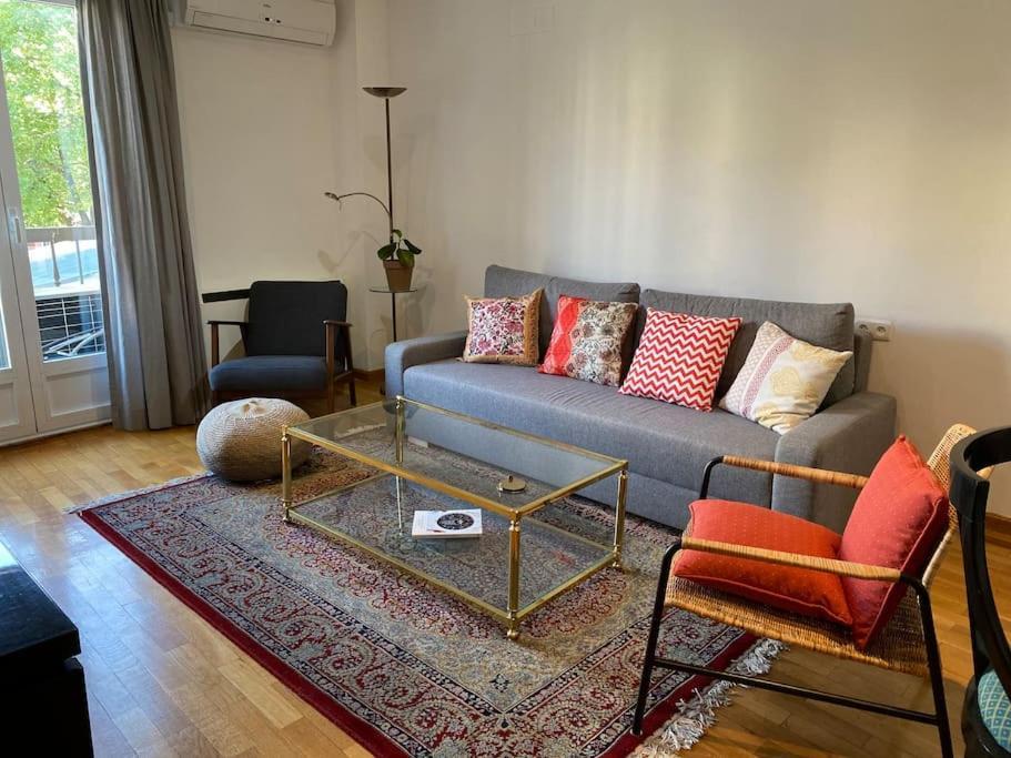 Lovely 2 Bedrooms Apartment Main Square Plasencia Bagian luar foto